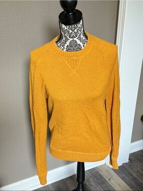 American Eagle Outfitters Women's Crewneck Sweater in Mustard Size XS